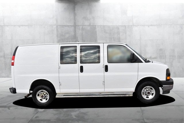 2024 GMC Savana 2500 Cargo Van Convenience & Chrome Appearance Packages