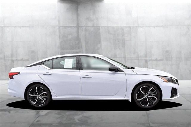 2024 Nissan Altima SR