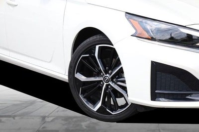 2025 Nissan Altima 2.5 SR