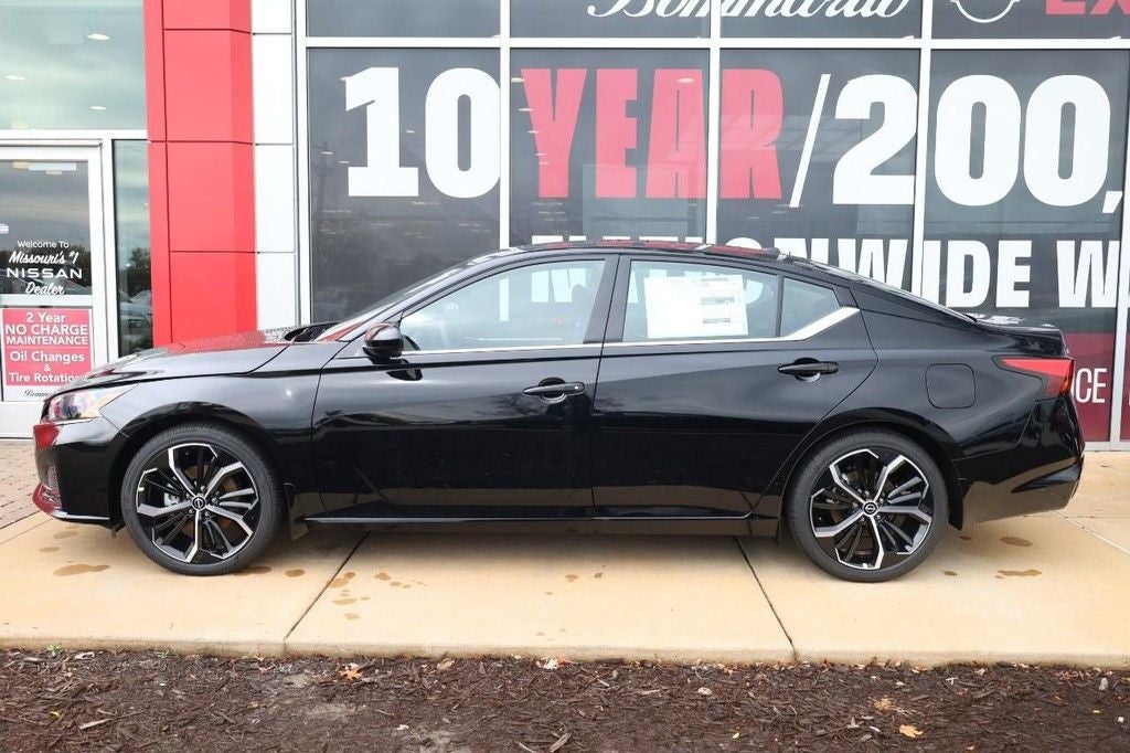 2025 Nissan Altima SR