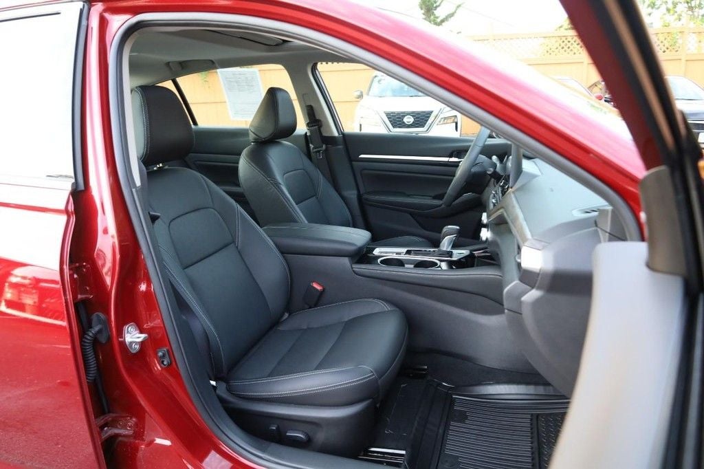 2025 Nissan Altima SL