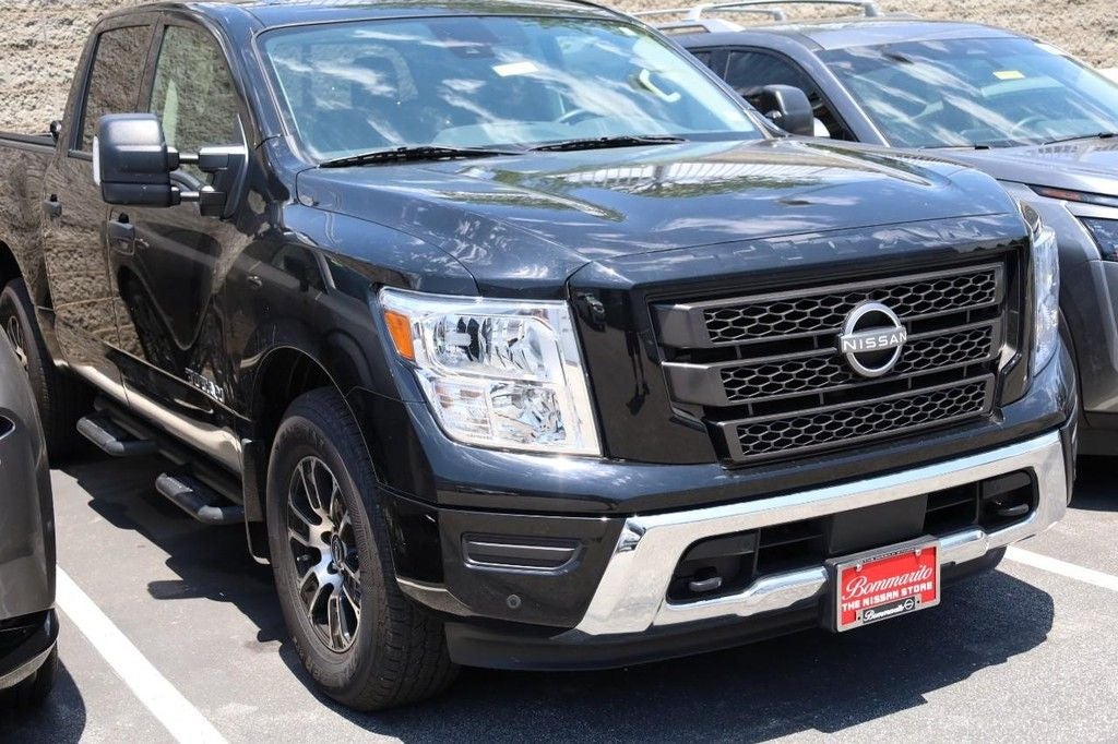 2024 Nissan Titan SV 4WD Convenience/ Utility/ Tow Packages