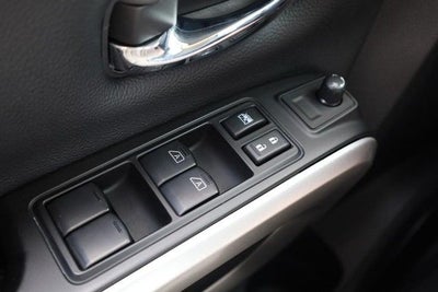 2024 Nissan Titan XD SV 4WD Utility & Convenience Packages