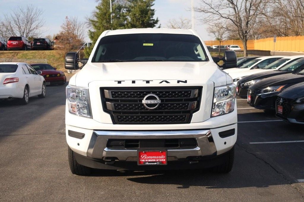 2024 Nissan Titan XD SV 4WD Utility & Convenience Packages
