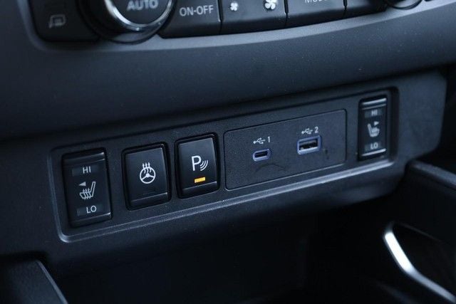 2025 Nissan Frontier Crew Cab SV