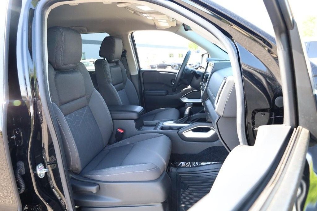 2025 Nissan Frontier Crew Cab SV