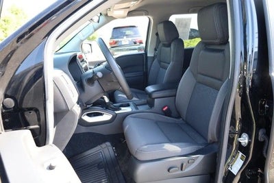 2025 Nissan Frontier Crew Cab SV