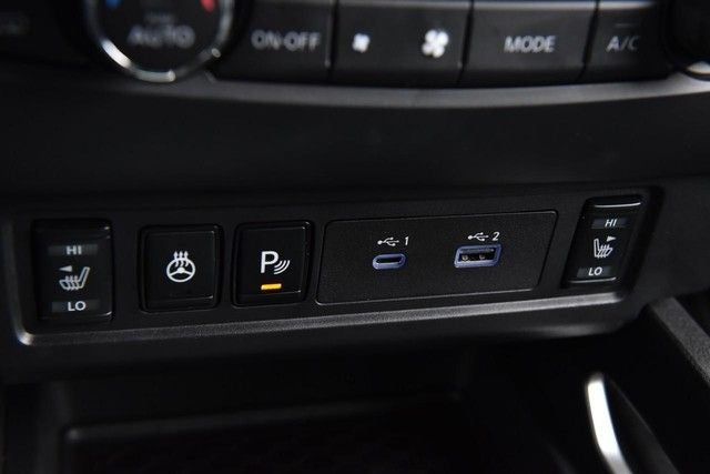 2025 Nissan Frontier Crew Cab SV