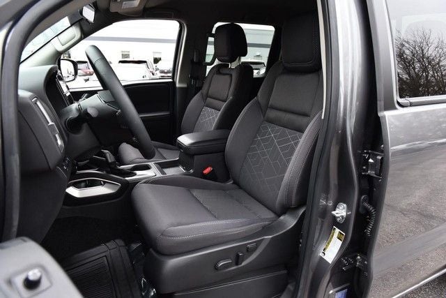 2025 Nissan Frontier Crew Cab SV