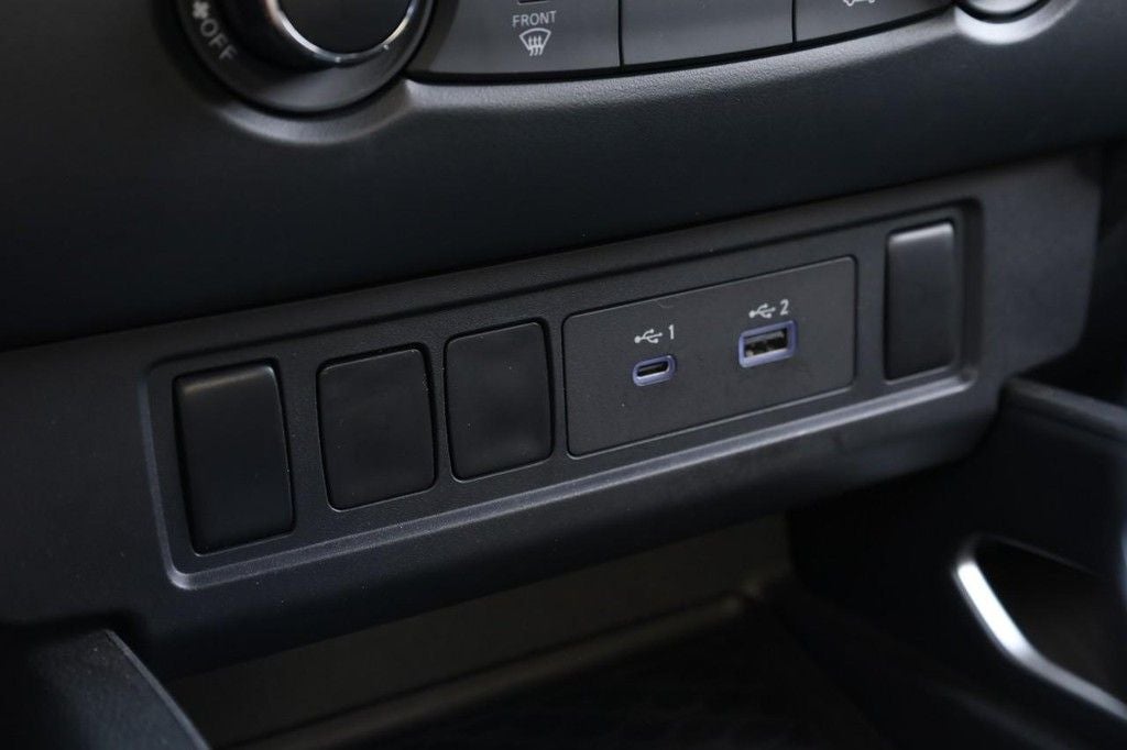 2022 Nissan Frontier Crew Cab SV