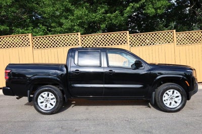 2022 Nissan Frontier Crew Cab SV