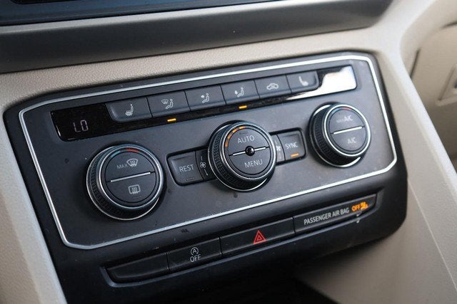 2021 Volkswagen Atlas 3.6L V6 SE w/Technology R-Line