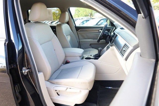2021 Volkswagen Atlas 3.6L V6 SE w/Technology R-Line