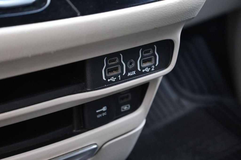 2022 Chrysler Pacifica Touring L [MotorTrend Certified]