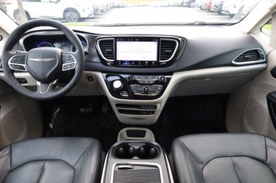2022 Chrysler Pacifica Touring L [MotorTrend Certified]