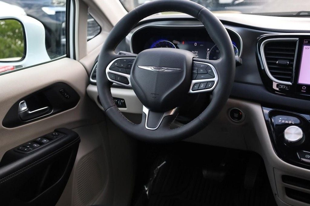 2022 Chrysler Pacifica Touring L [MotorTrend Certified]