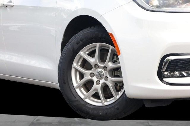 2022 Chrysler Pacifica Touring L [MotorTrend Certified]