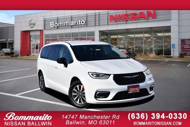 2024 Chrysler Pacifica Hybrid Select