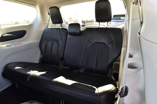 2024 Chrysler Pacifica Hybrid Select