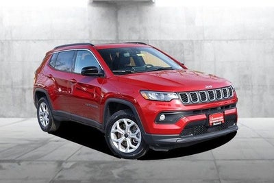 2025 Jeep Compass Latitude Sun & Sound / Convenience Group