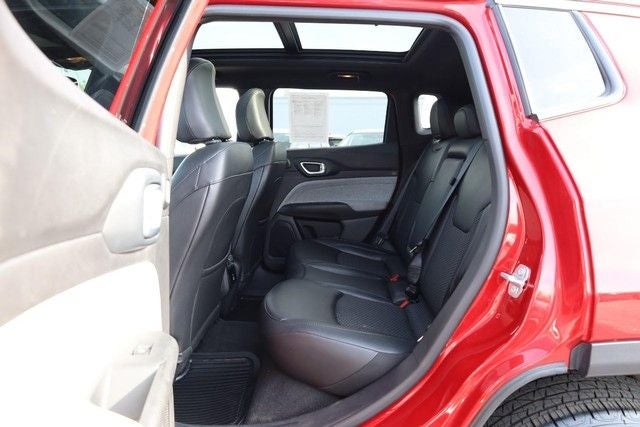 2025 Jeep Compass Latitude Sun & Sound / Convenience Group