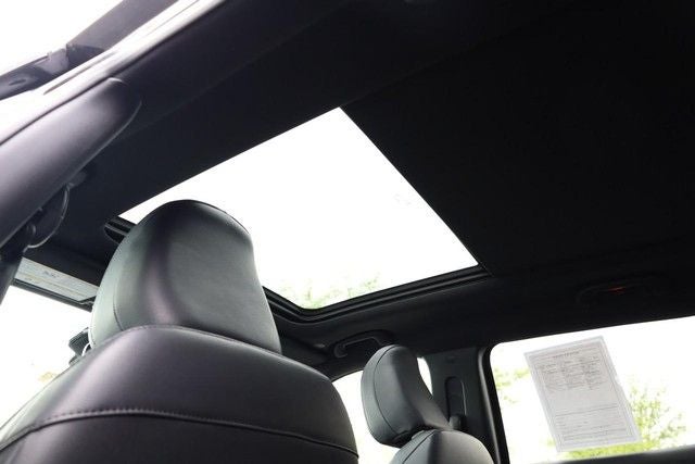 2025 Jeep Compass Latitude 4WD Sun & Sound / Convenience Group