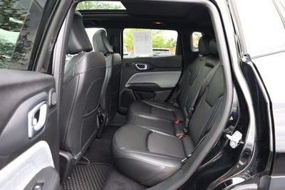 2025 Jeep Compass Latitude 4WD Sun & Sound / Convenience Group