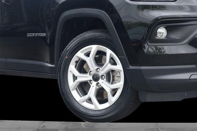 2025 Jeep Compass Latitude 4WD Sun & Sound / Convenience Group