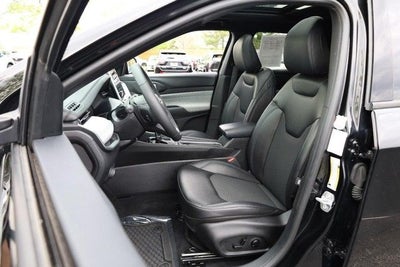 2025 Jeep Compass Latitude 4WD Sun & Sound / Convenience Group