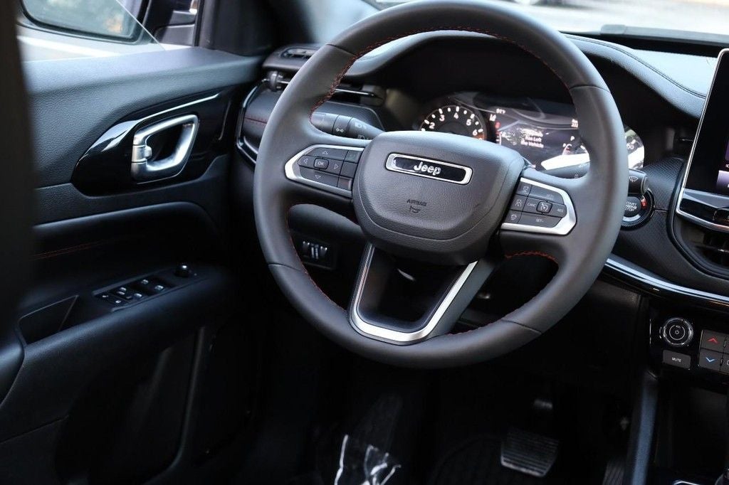 2025 Jeep Compass Trailhawk 4WD [MotorTrend Certified]