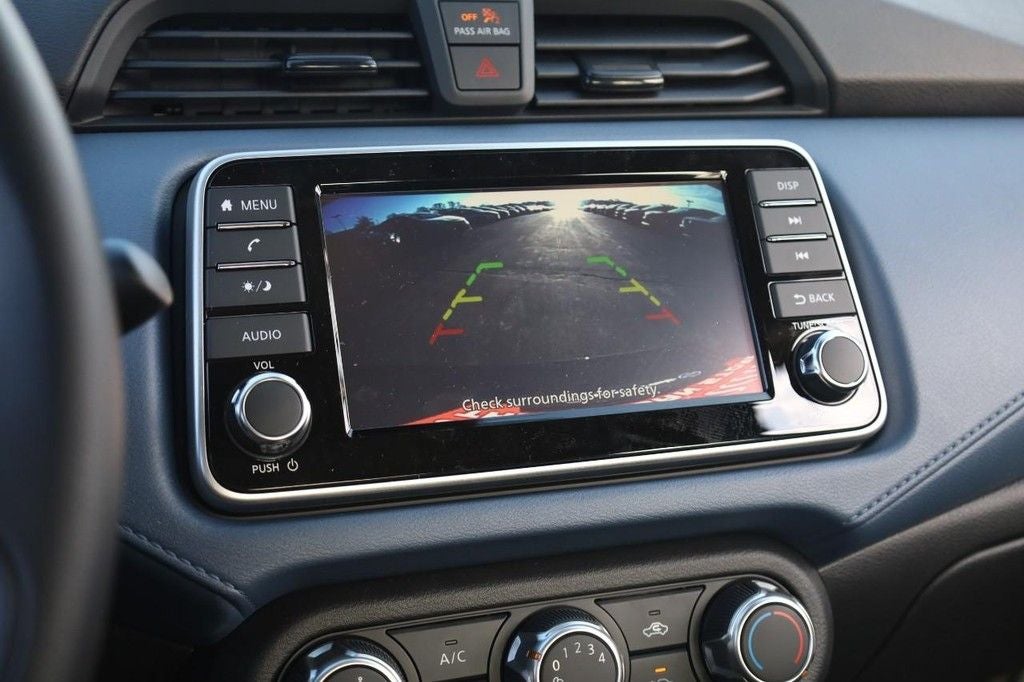 2025 Nissan Versa SV