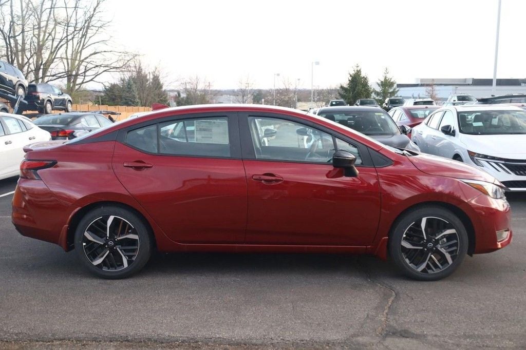 2025 Nissan Versa SR