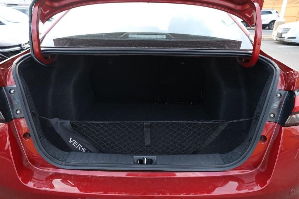 2025 Nissan Versa SR