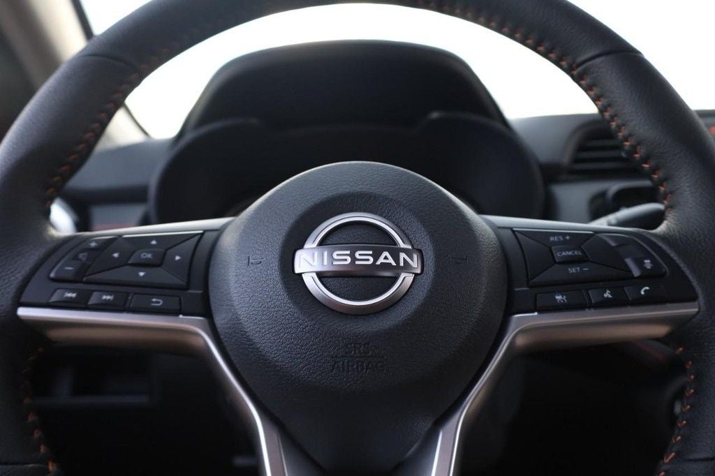 2025 Nissan Versa SR