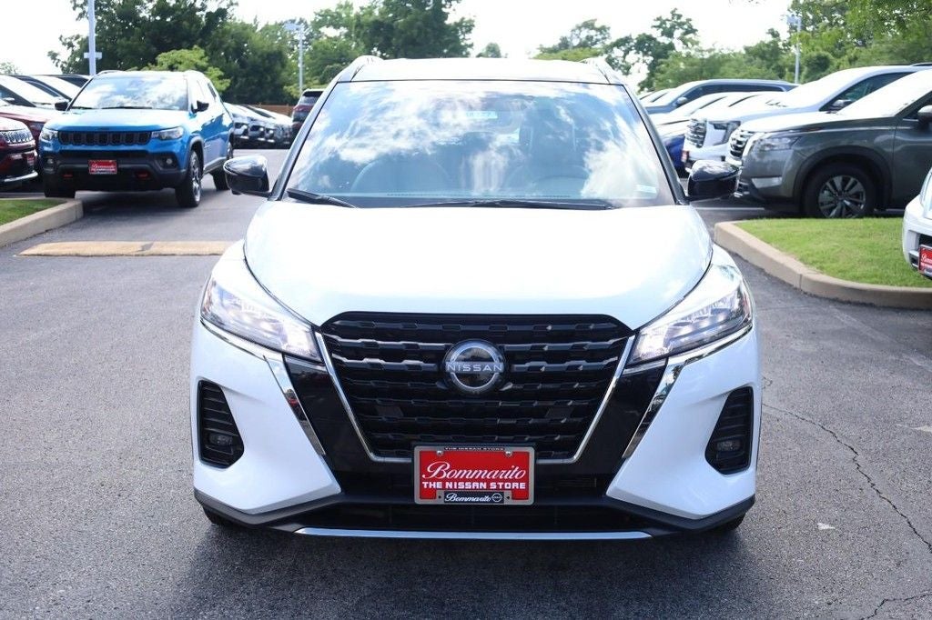 2023 Nissan Kicks SR