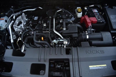 2025 Nissan Kicks SR