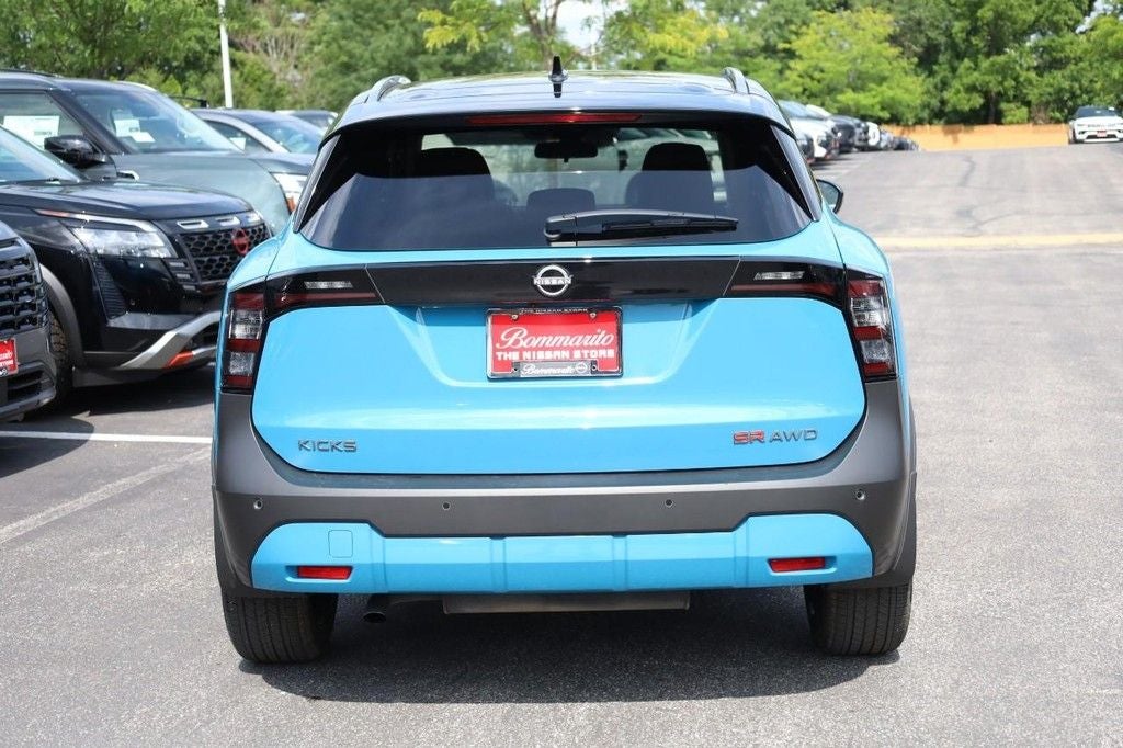 2025 Nissan Kicks SR