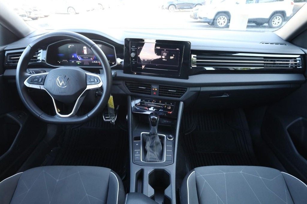 2025 Volkswagen Jetta 1.5T Sport [MotorTrend Certified]