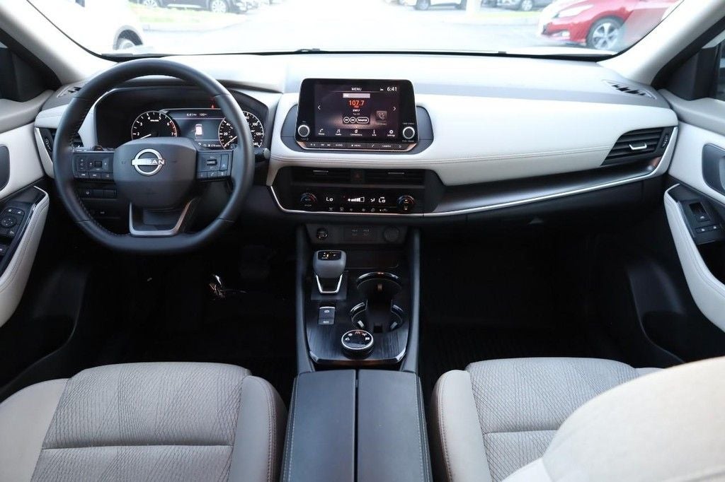 2025 Nissan Rogue SV