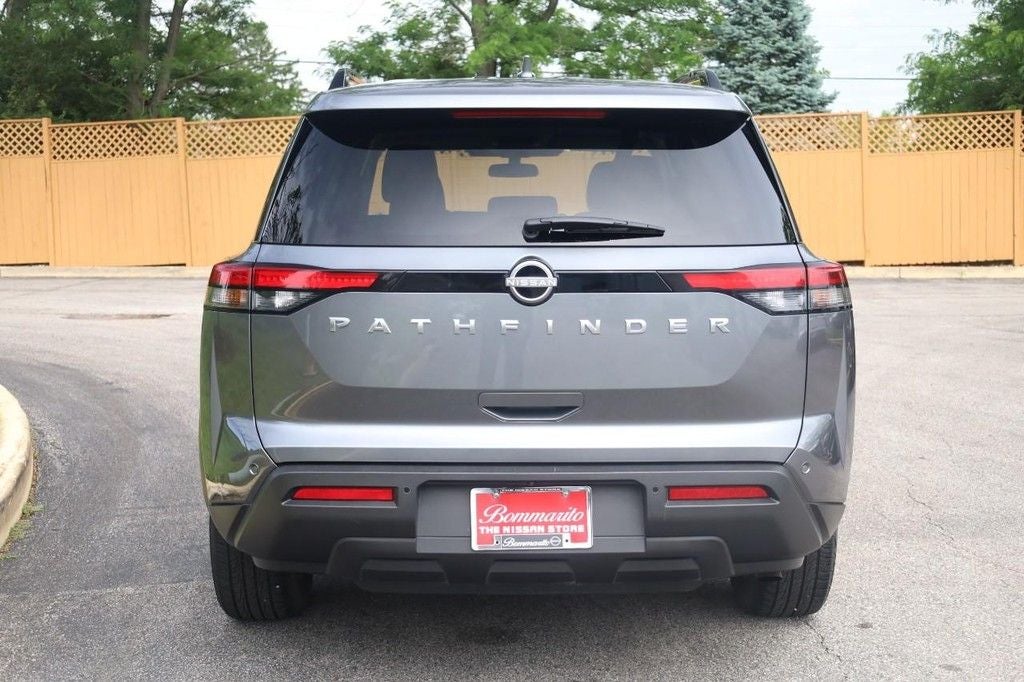 2025 Nissan Pathfinder SV