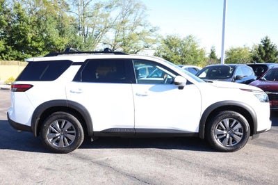 2025 Nissan Pathfinder SV