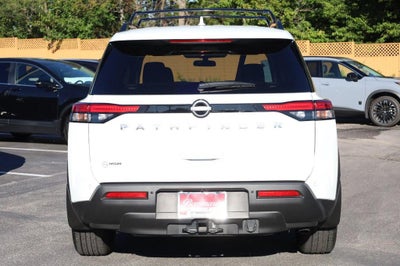 2025 Nissan Pathfinder SV