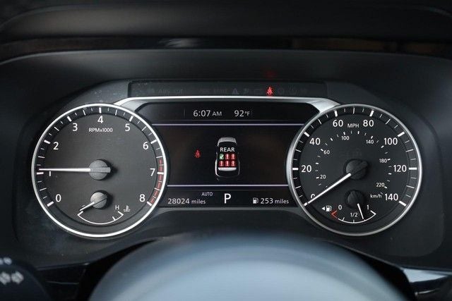 2025 Nissan Pathfinder SV