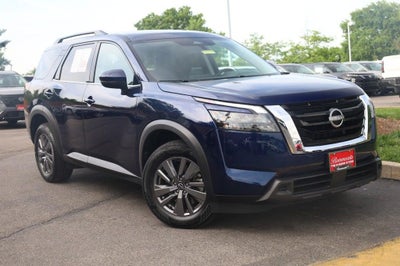 2025 Nissan Pathfinder SV