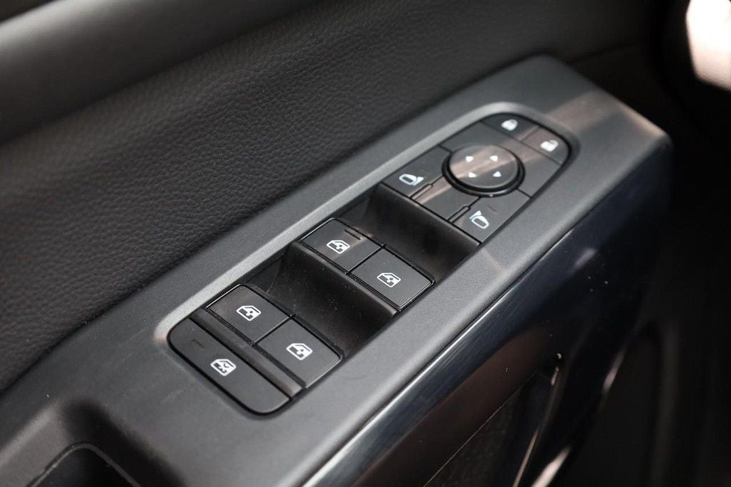 2025 Nissan Pathfinder SV 4WD [MotorTrend Certified]