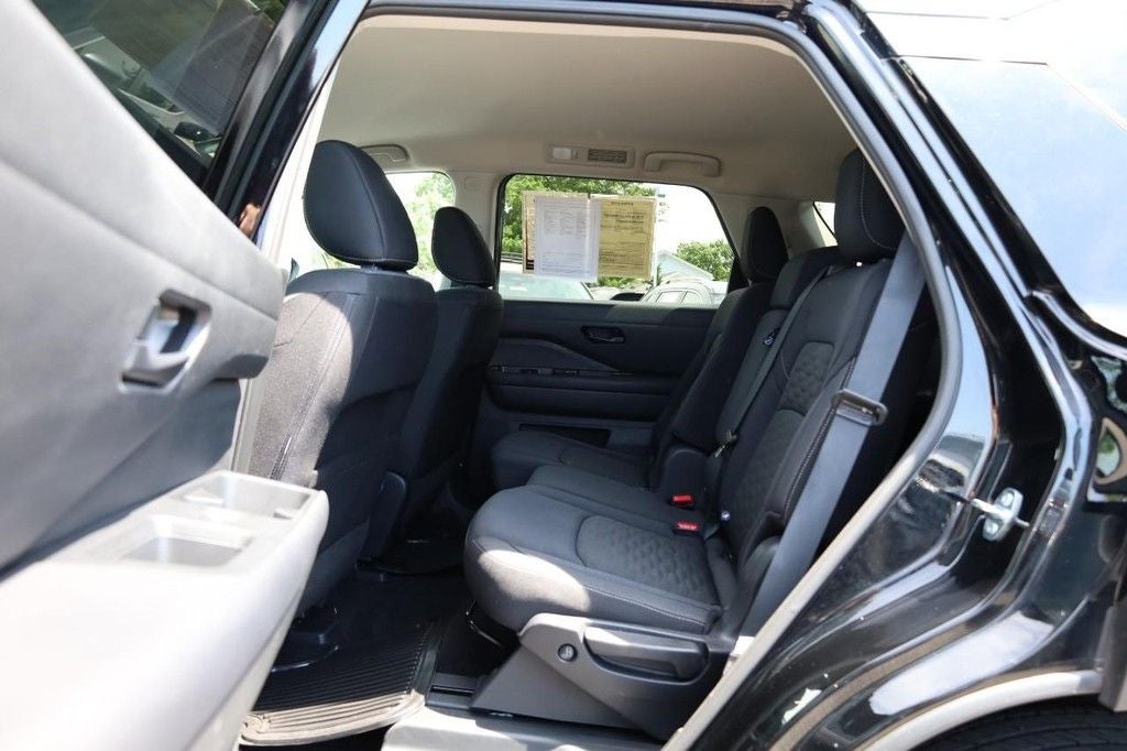 2025 Nissan Pathfinder SV 4WD [MotorTrend Certified]