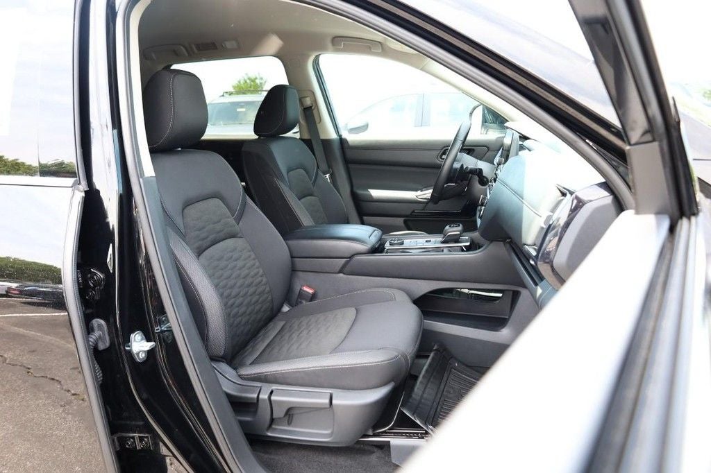 2025 Nissan Pathfinder SV 4WD [MotorTrend Certified]