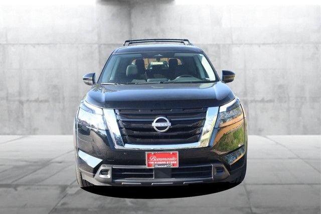 2023 Nissan Pathfinder SV