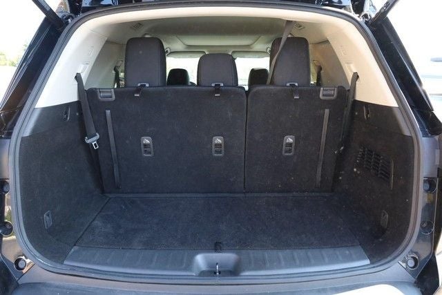 2023 Nissan Pathfinder SV