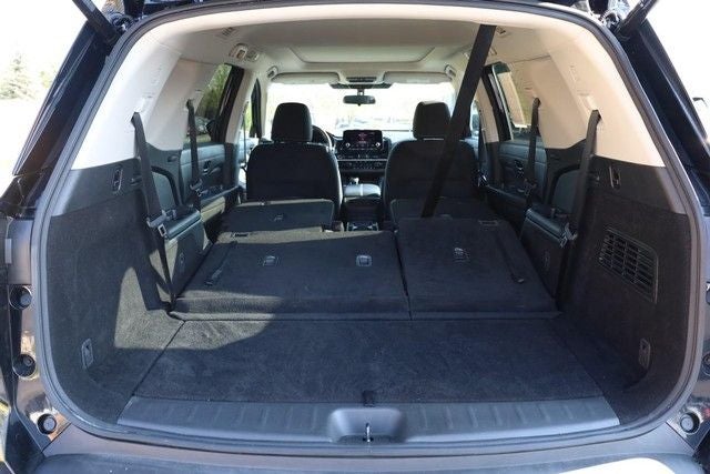 2023 Nissan Pathfinder SV